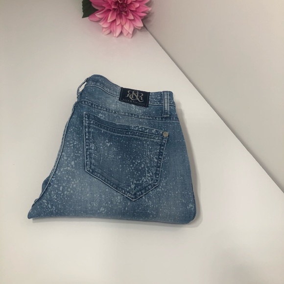 Rock & Republic distress jeans size 10. (B1) - Picture 4 of 13